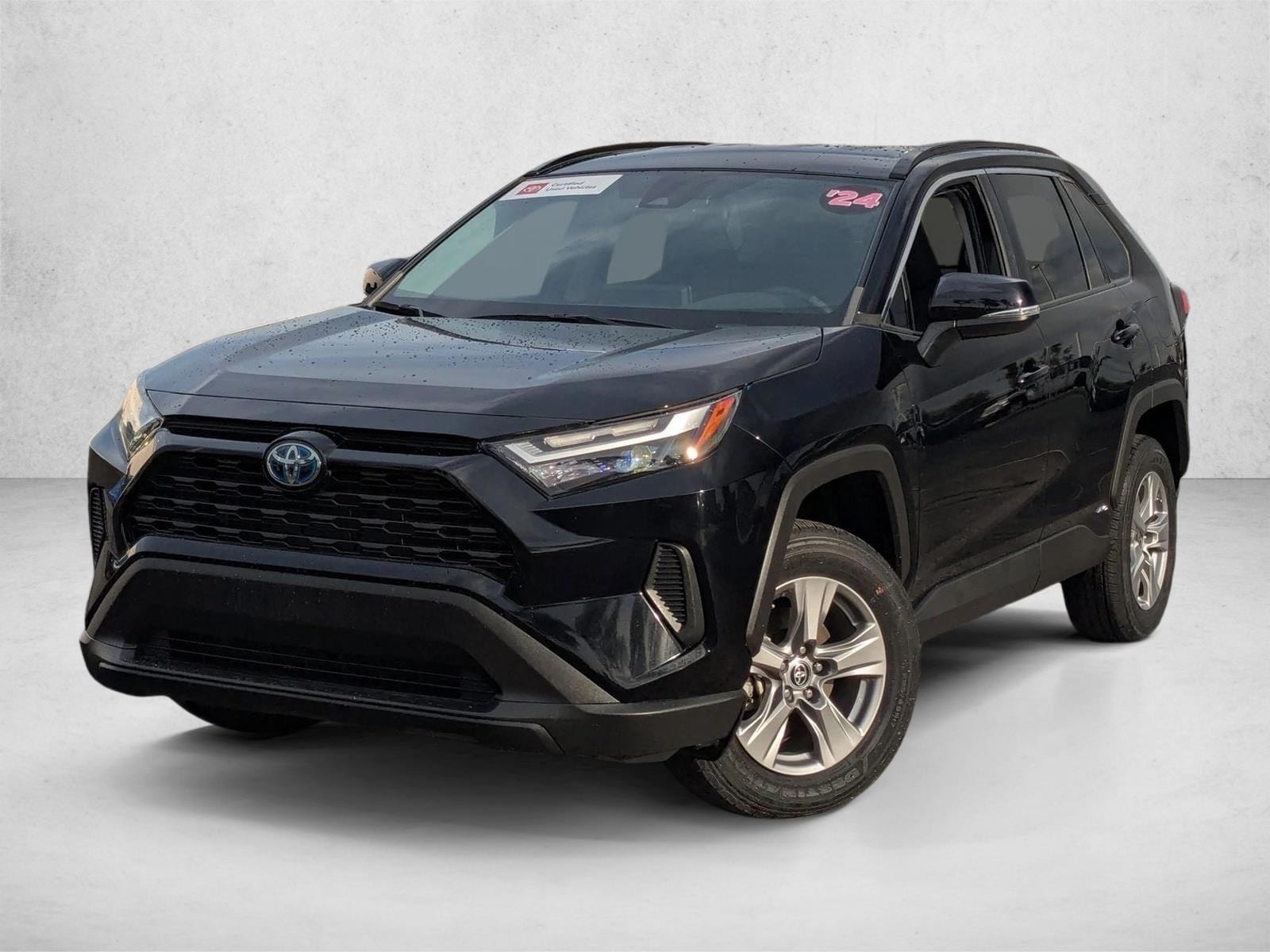 2024 Toyota RAV4 LE's photo
