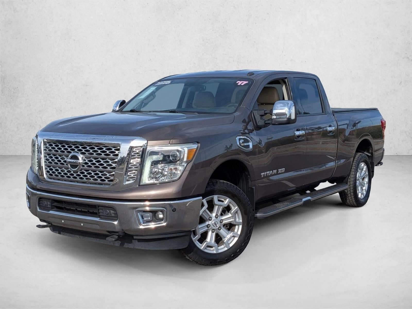 2017 Nissan Titan XD SL's photo