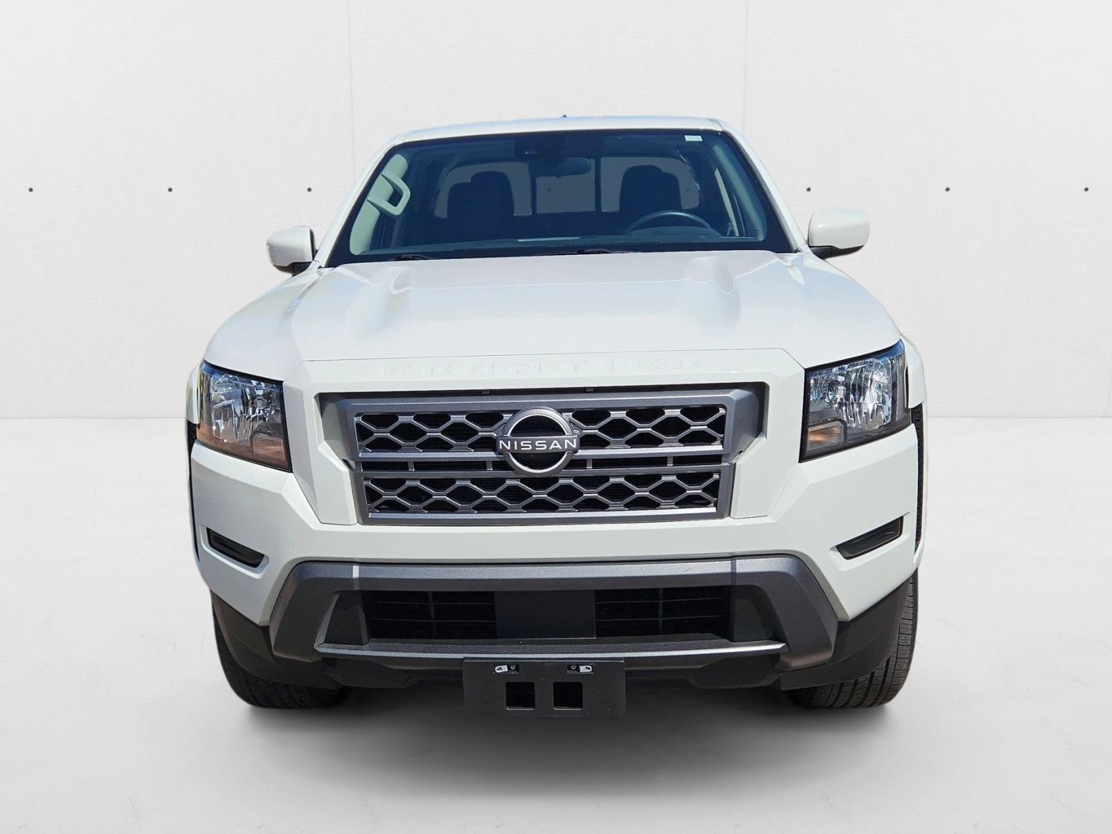 2022 Nissan Frontier SV Crew Cab photo 2