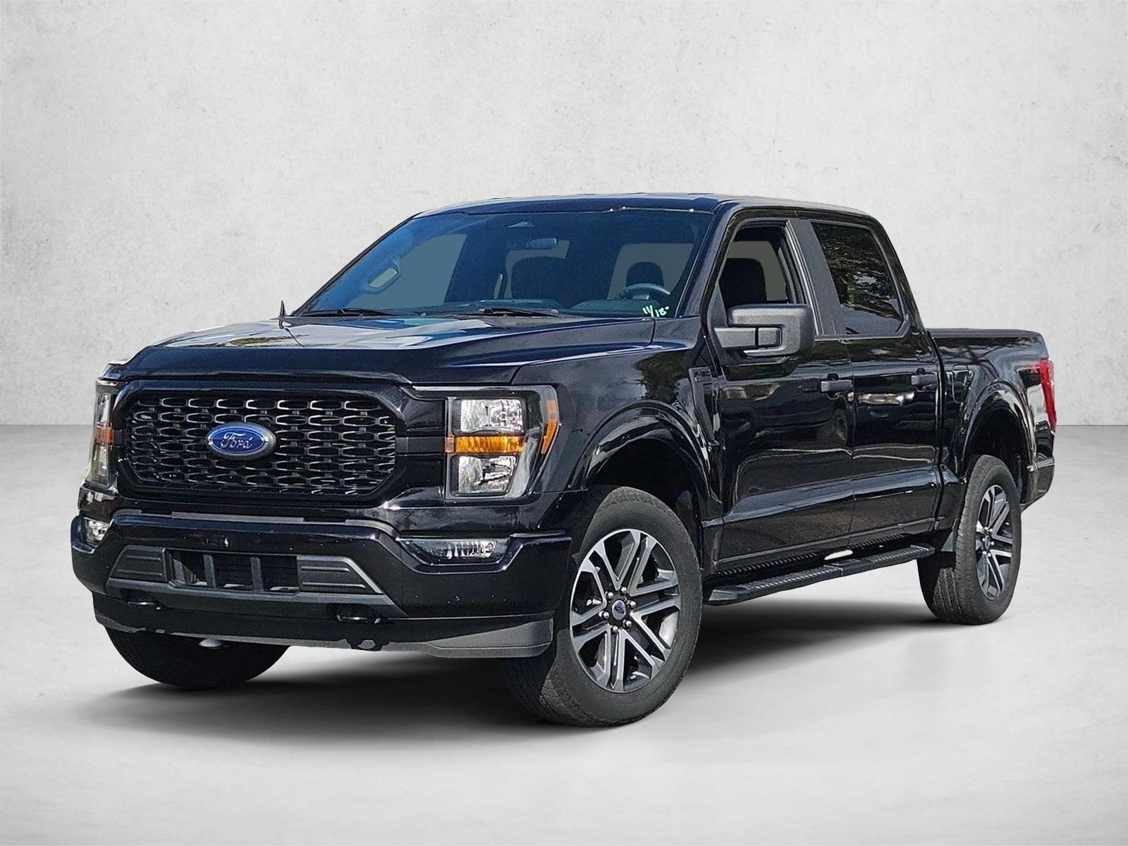 2023 Ford F-150 XL's photo