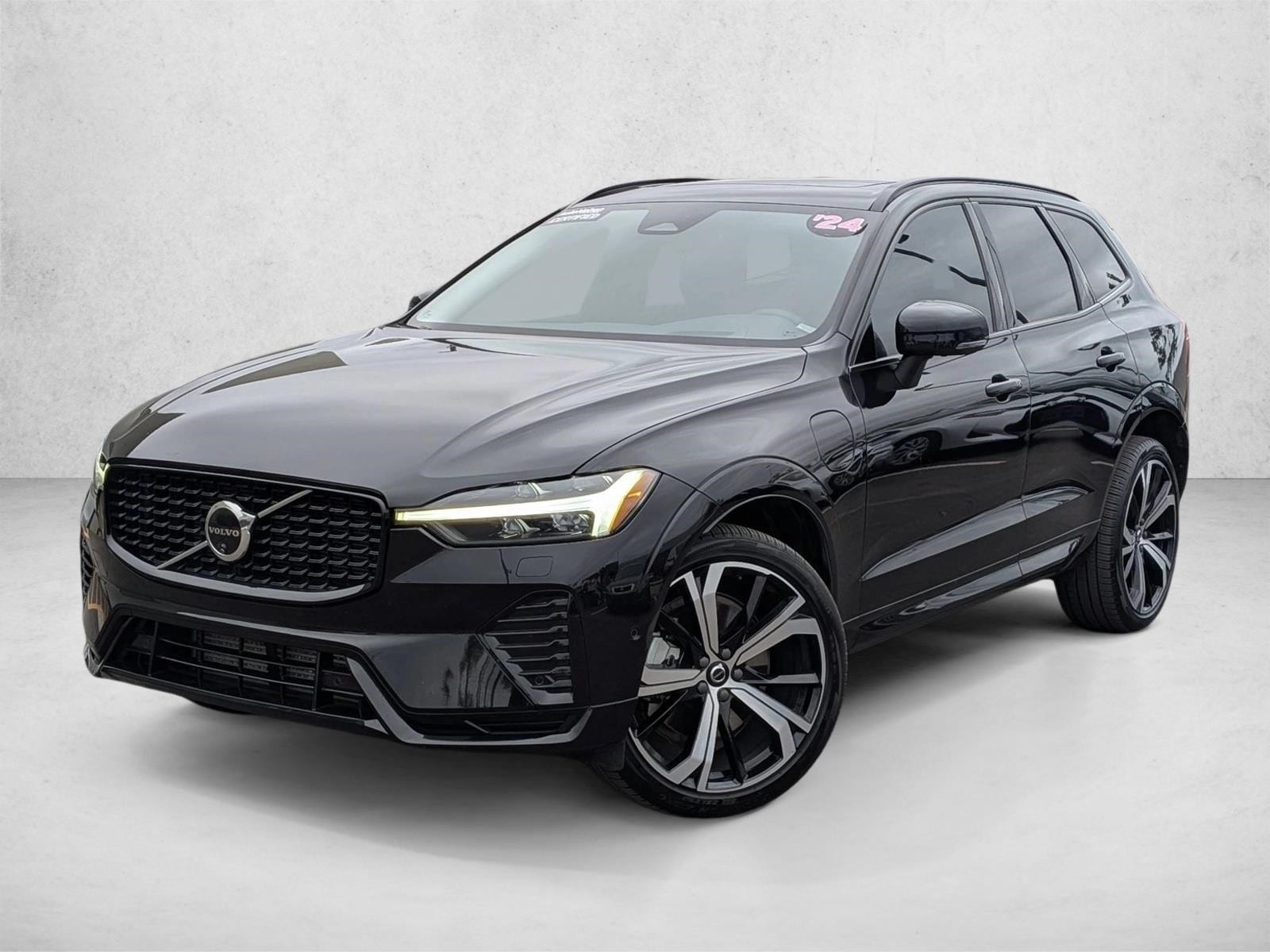 2024 Volvo XC60 Ultimate's photo