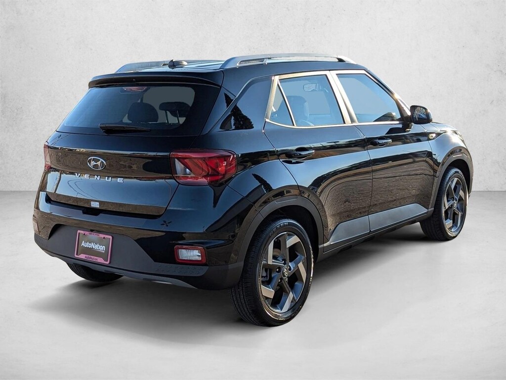 Used 2025 Hyundai Venue SEL Sport Utility