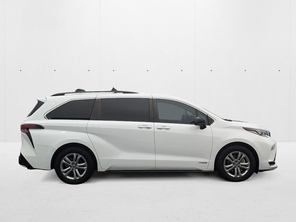 2021 Toyota Sienna XSE photo 4