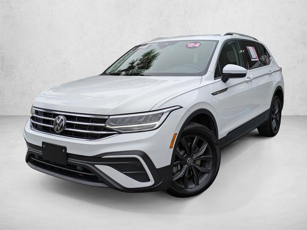 Used 2024 Volkswagen Tiguan SE Sport Utility