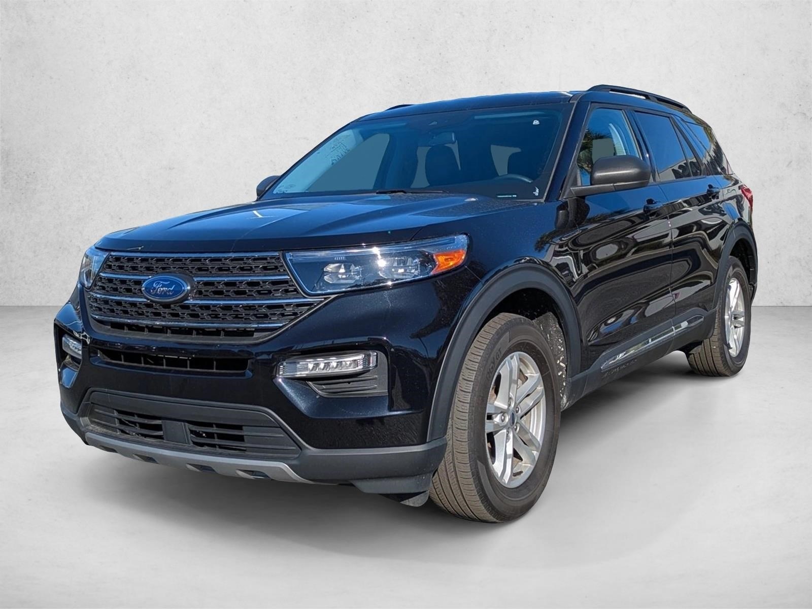 2022 Ford Explorer XLT's photo