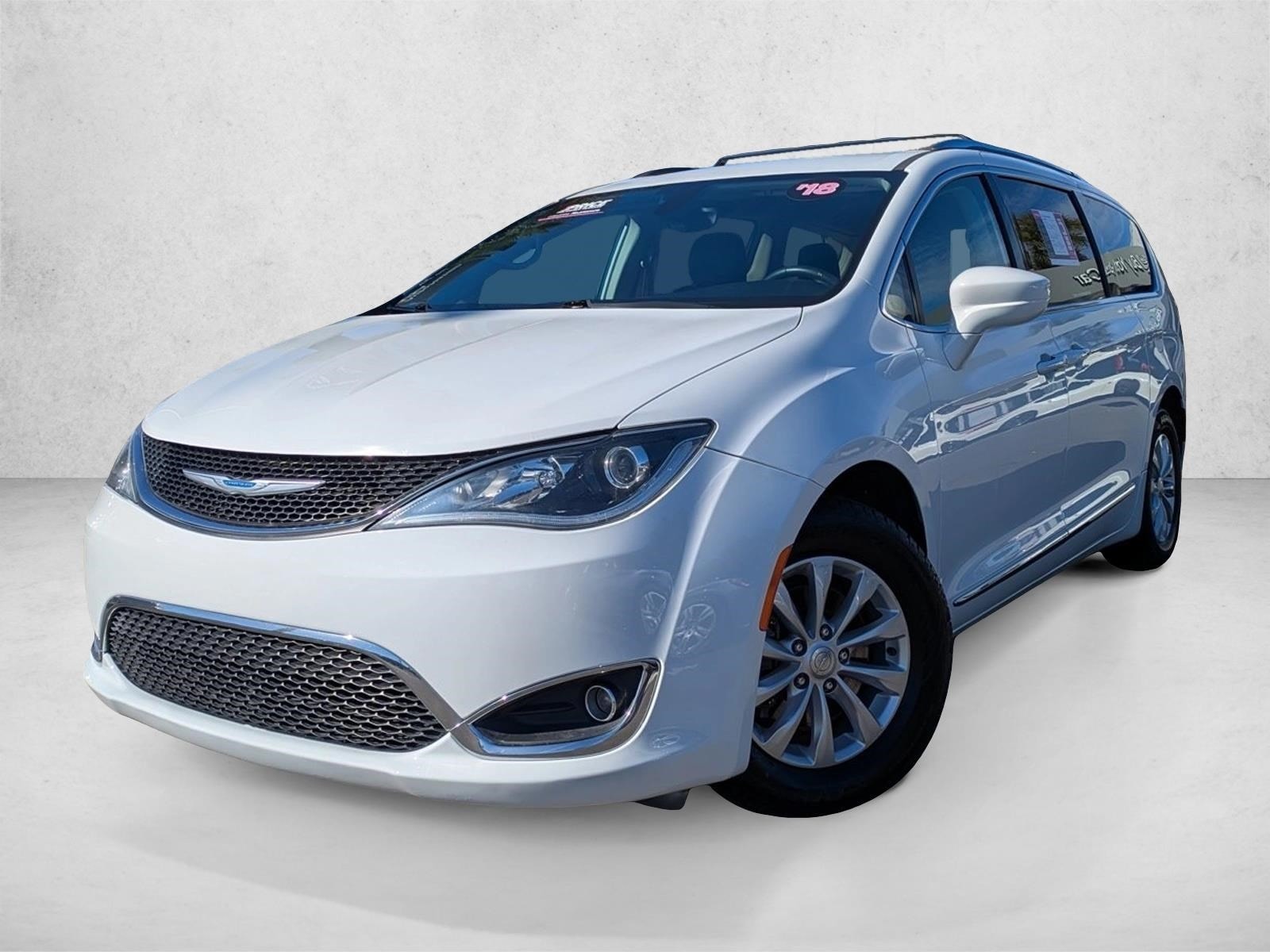 2018 Chrysler Pacifica Touring L's photo
