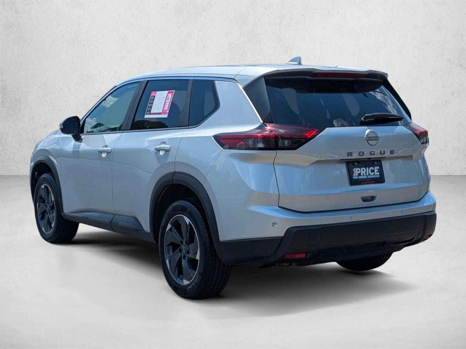 2025 Nissan Rogue SV - Photo 8