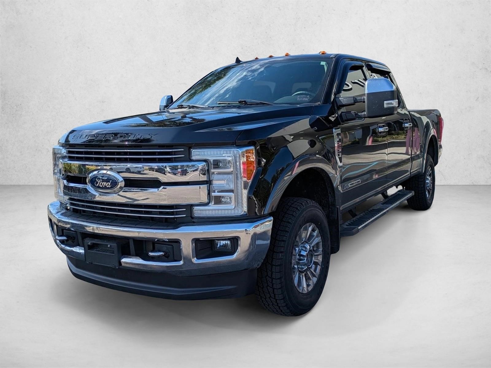2019 Ford F-250 Super Duty Lariat's photo