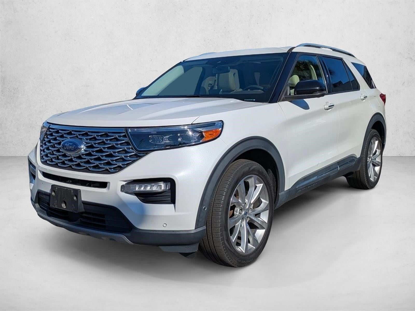 2021 Ford Explorer Platinum's photo