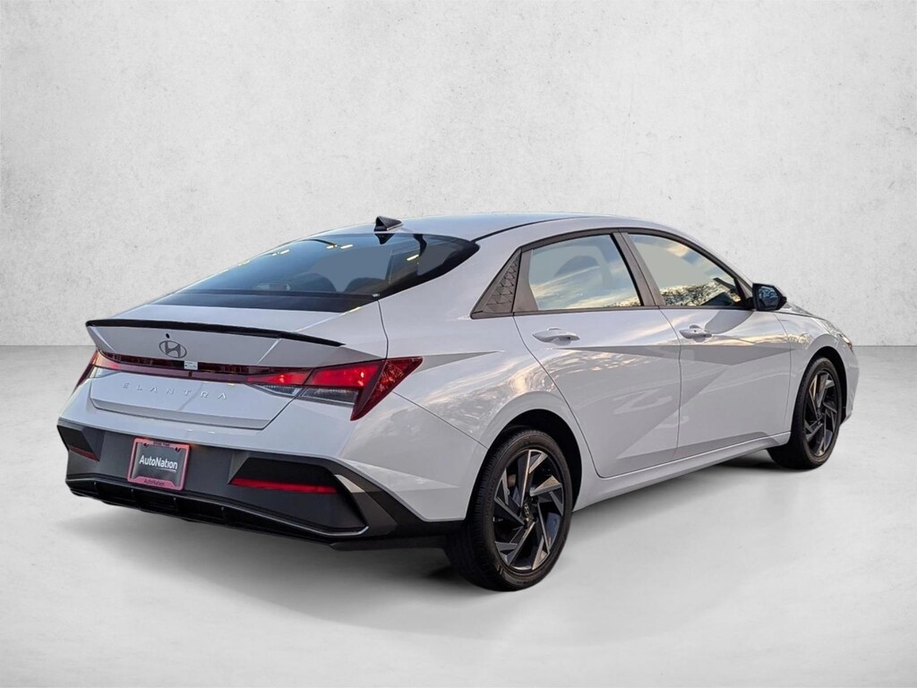 Used 2025 Hyundai Elantra SEL Sport 4dr Car