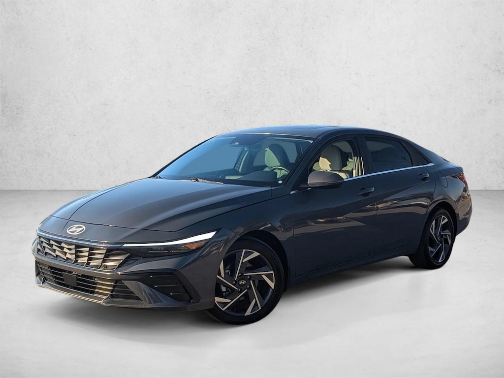 Used 2025 Hyundai Elantra Limited 4dr Car