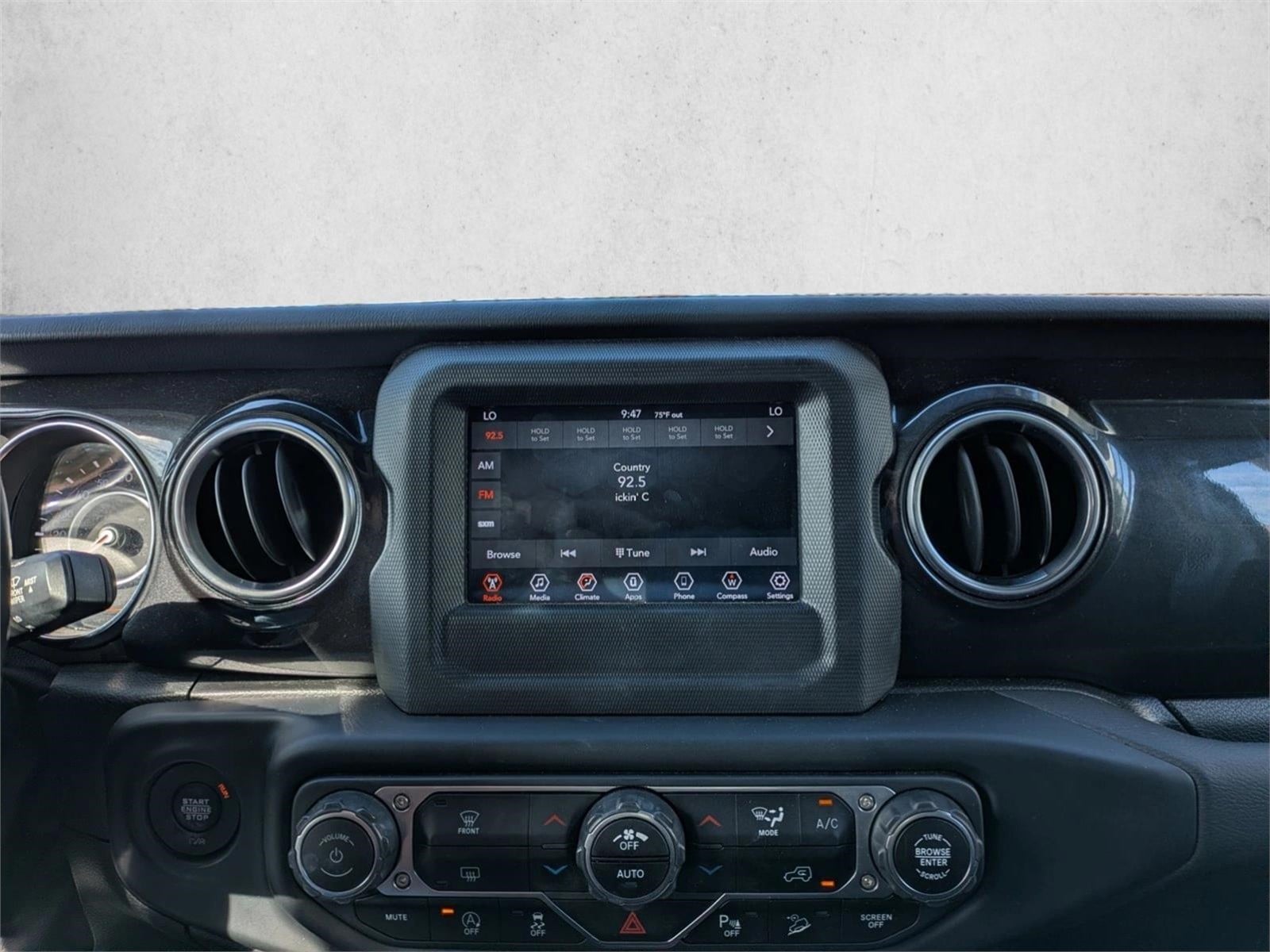 2020 Jeep Wrangler Unlimited Sahara Altitude's photo