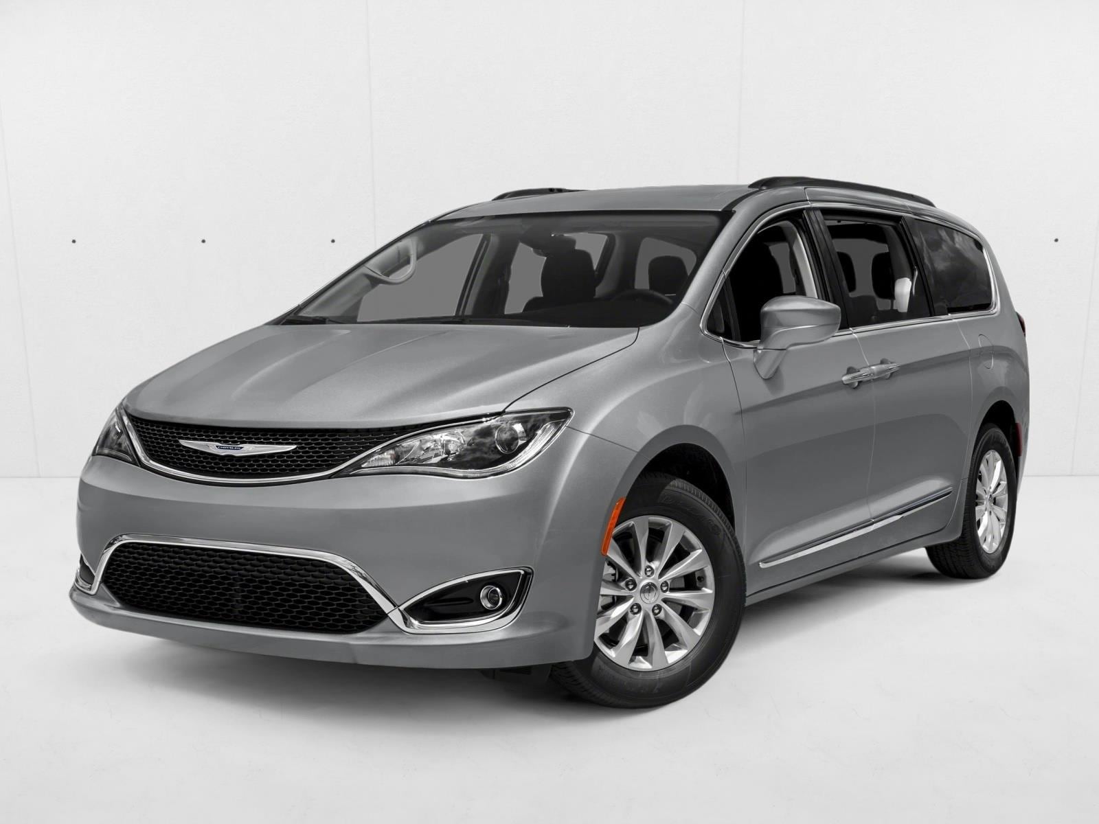 2018 Chrysler Pacifica Touring L's photo