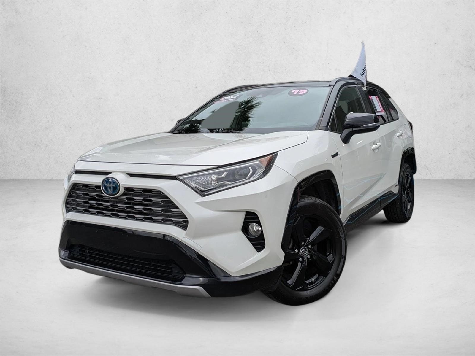 2019 Toyota RAV4 XSE's photo
