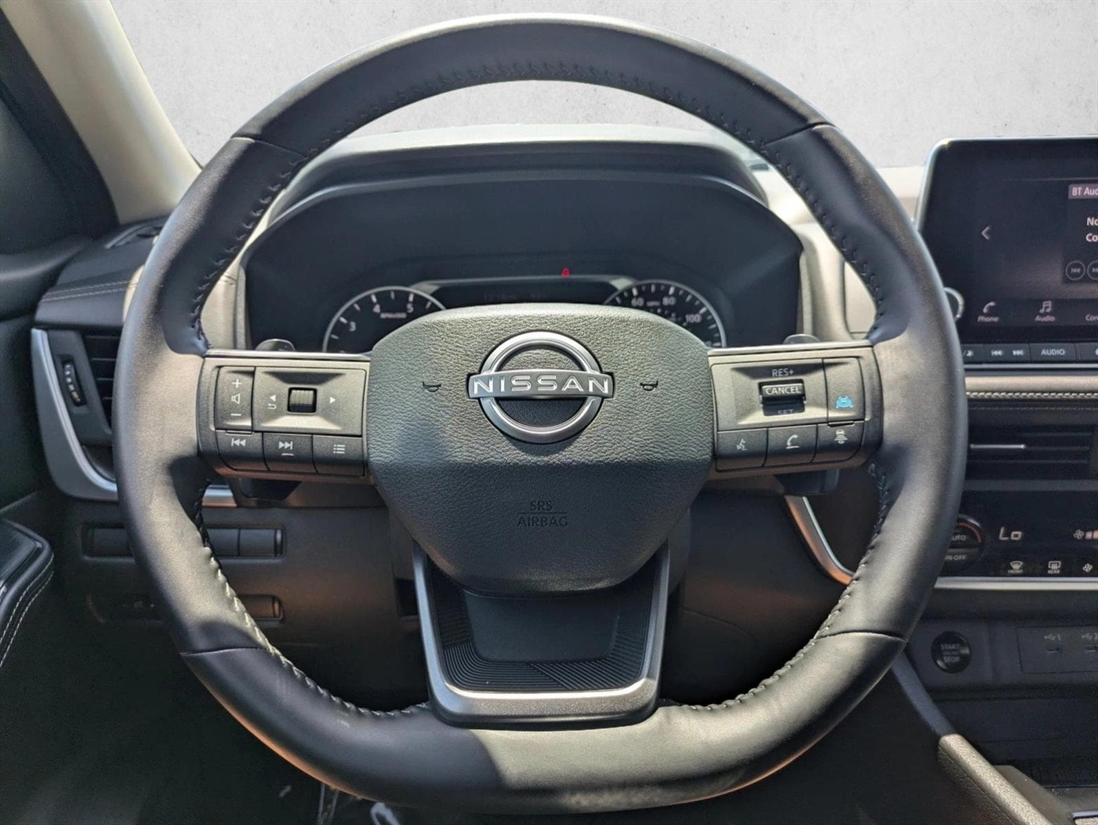 2025 Nissan Rogue SV - Photo 11