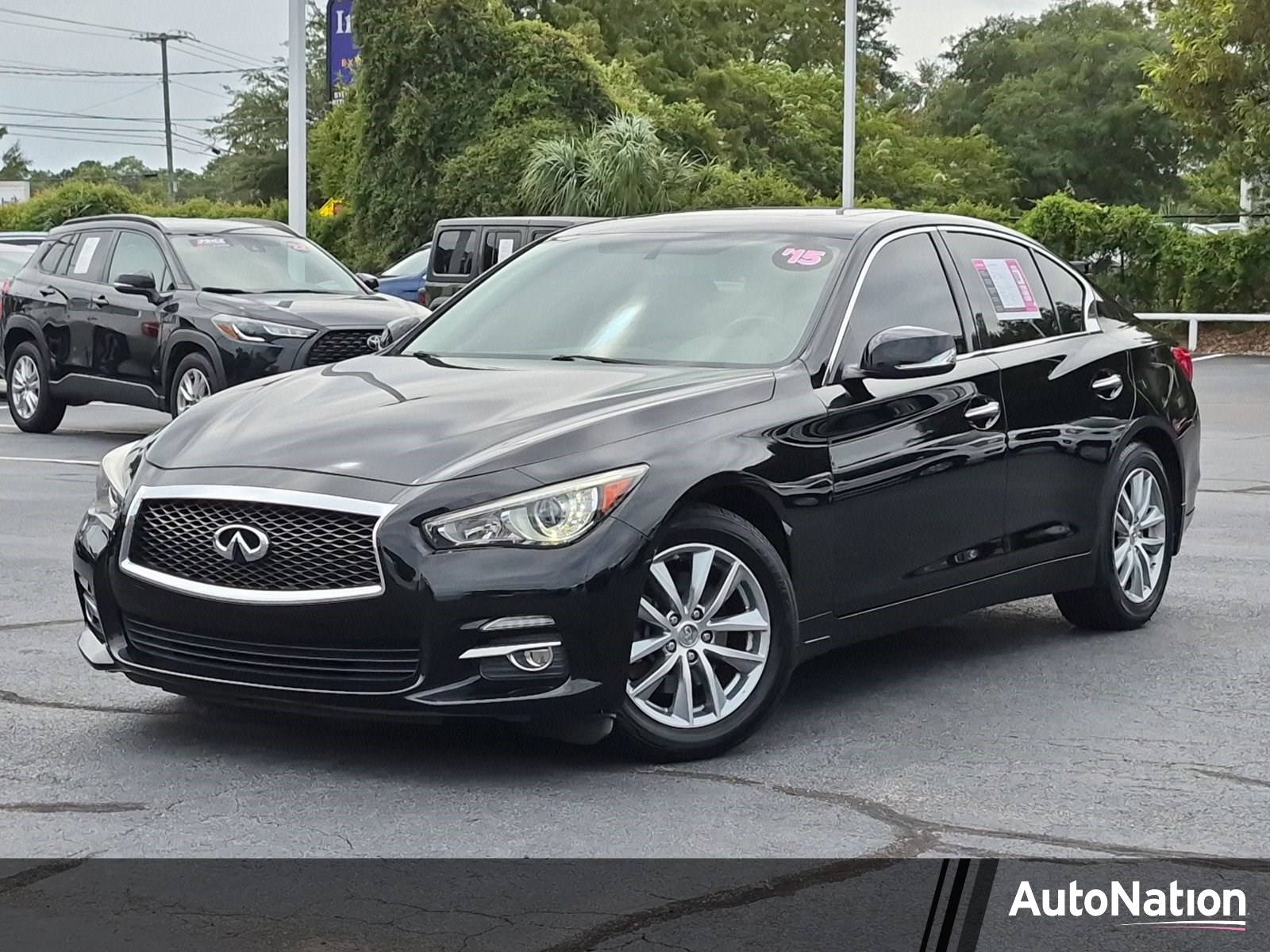 2015 INFINITI Q50 Base
