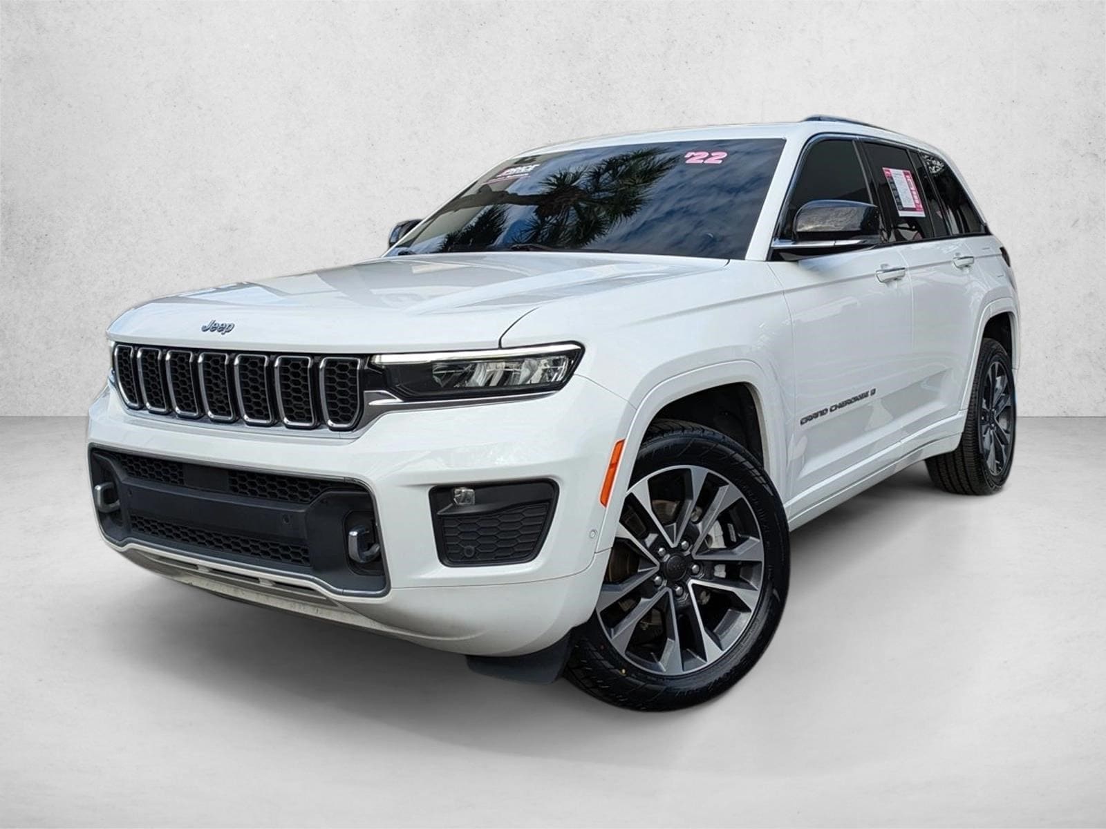 2022 Jeep Grand Cherokee Overland's photo