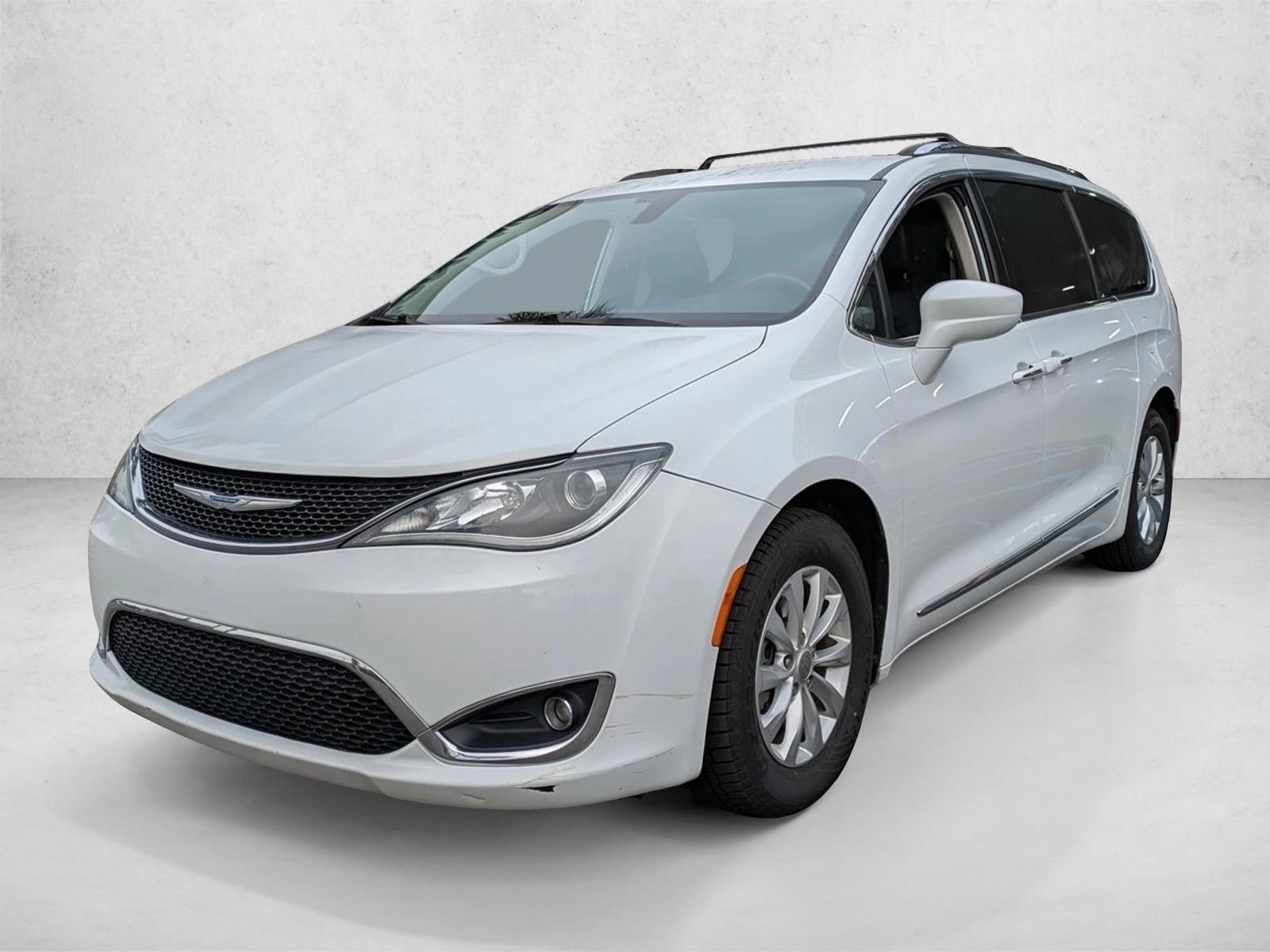2018 Chrysler Pacifica Touring L's photo
