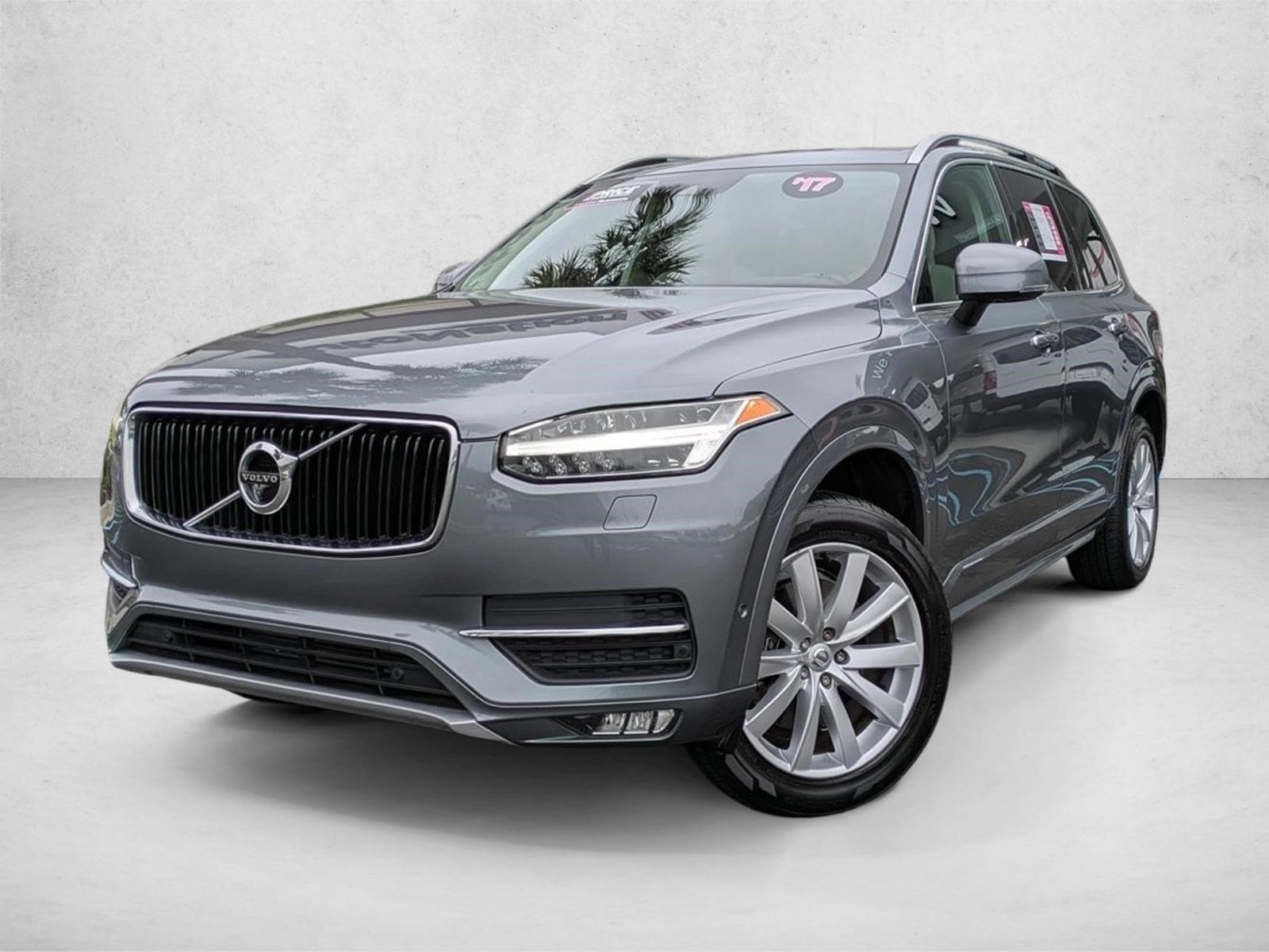 2017 Volvo XC90 Momentum