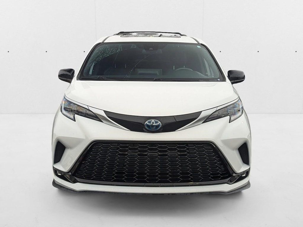 2021 Toyota Sienna XSE photo 2