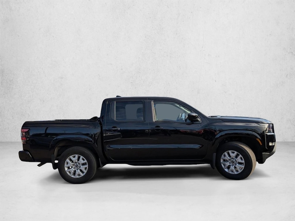 Used 2024 Nissan Frontier SV Crew Cab Pickup