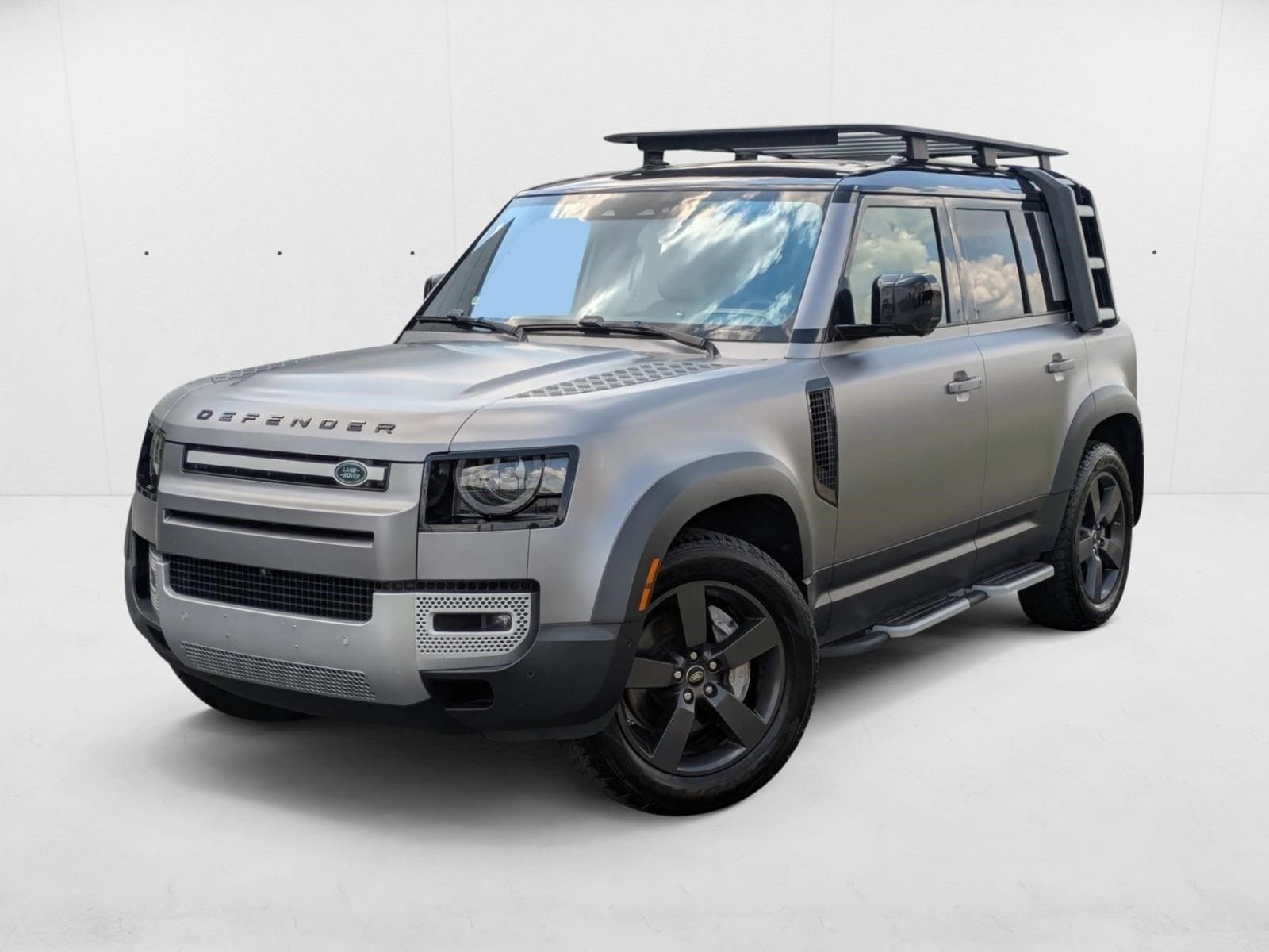 2020 Land Rover Defender HSE's photo