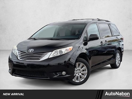 2017 Toyota Sienna XLE Premium Mini-van Passenger