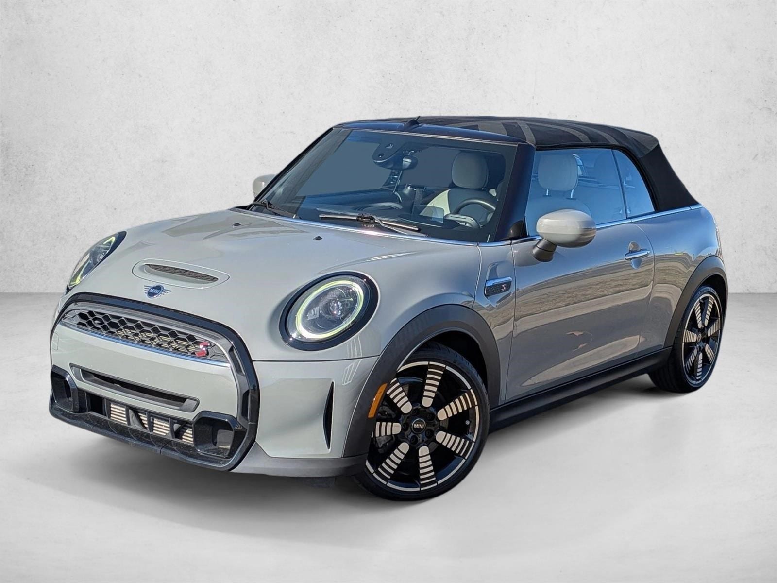 2022 MINI Convertible S's photo