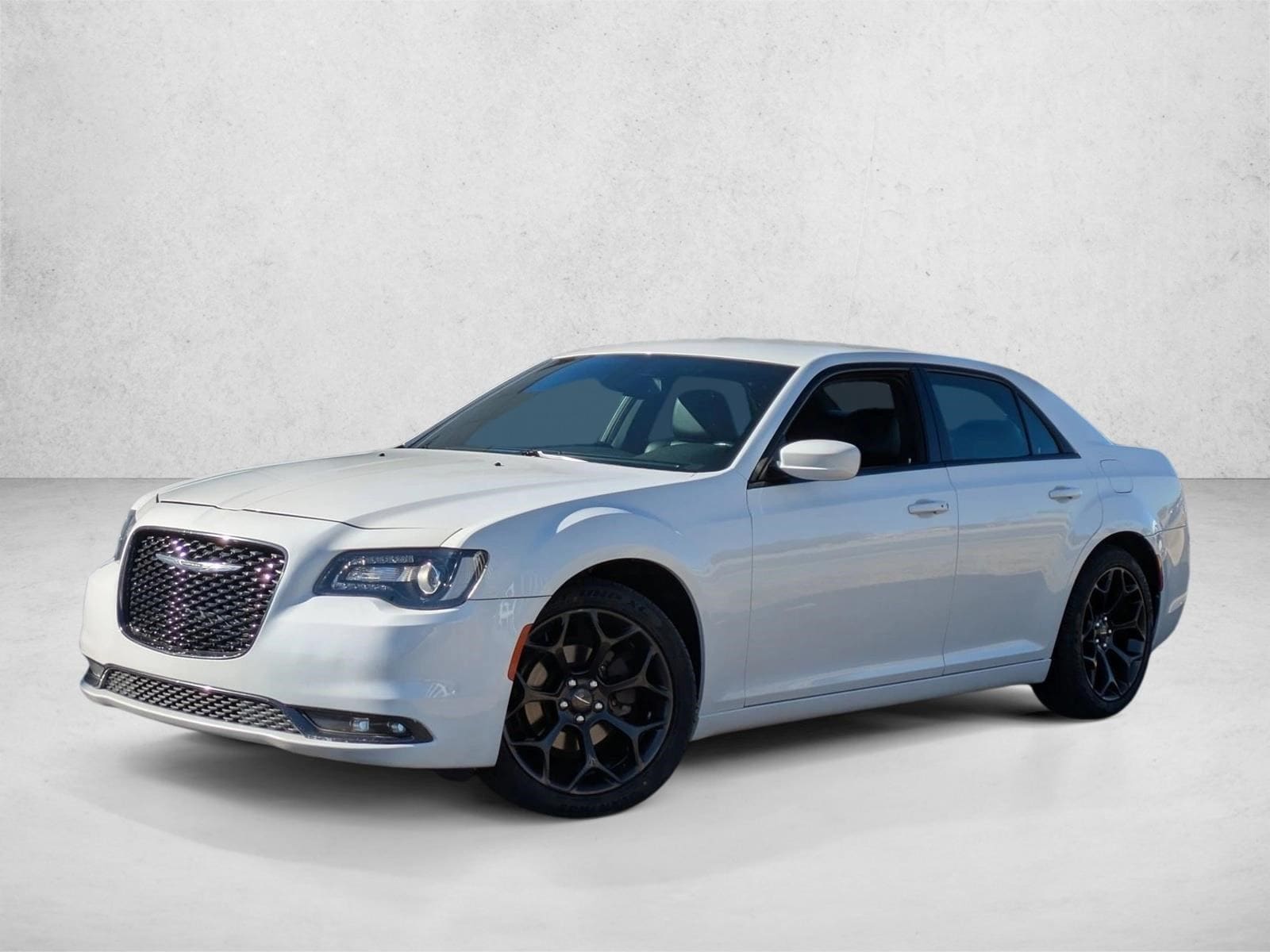 2019 Chrysler 300 S's photo