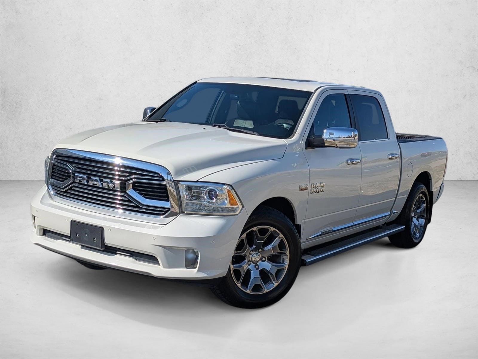 2017 RAM Ram 1500 Pickup Laramie Limited's photo