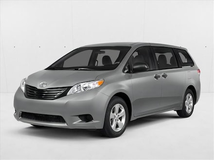 2014 Toyota Sienna XLE Mini-van Passenger