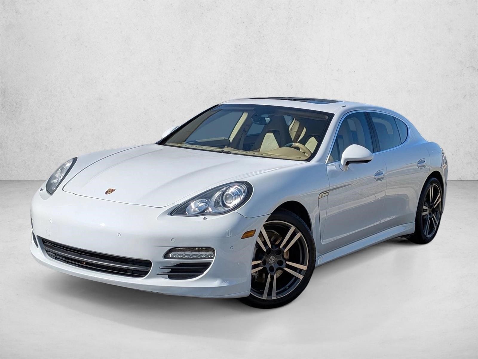 2013 Porsche Panamera S's photo