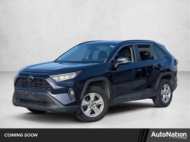 2021 Toyota RAV4 XLE's photo