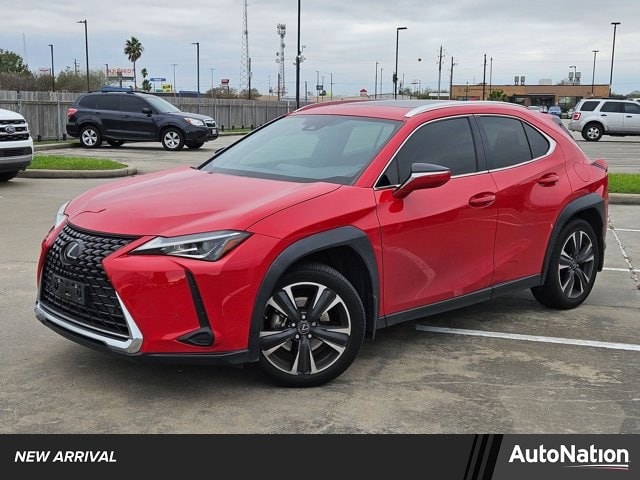2022 Lexus UX 200's photo