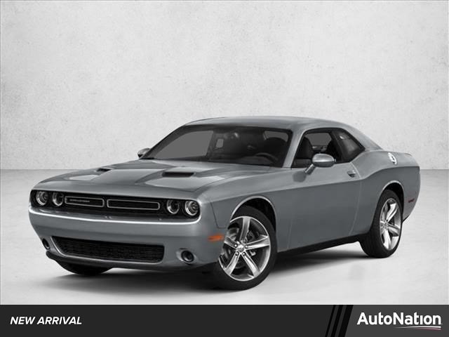 2016 Dodge Challenger SXT's photo