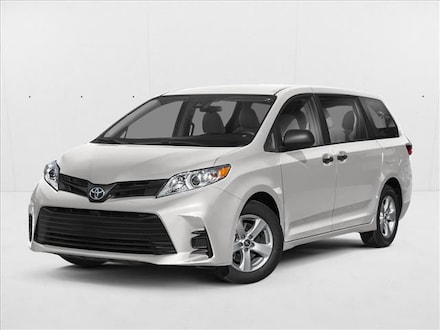 2018 Toyota Sienna LE Mini-van Passenger