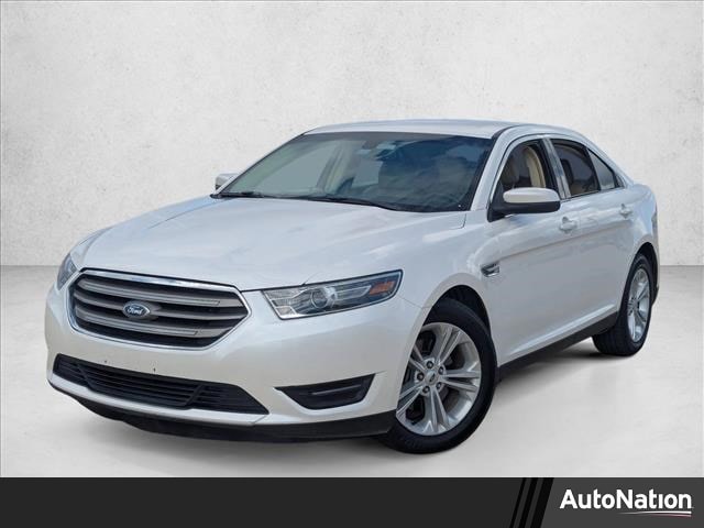 2018 Ford Taurus SEL's photo
