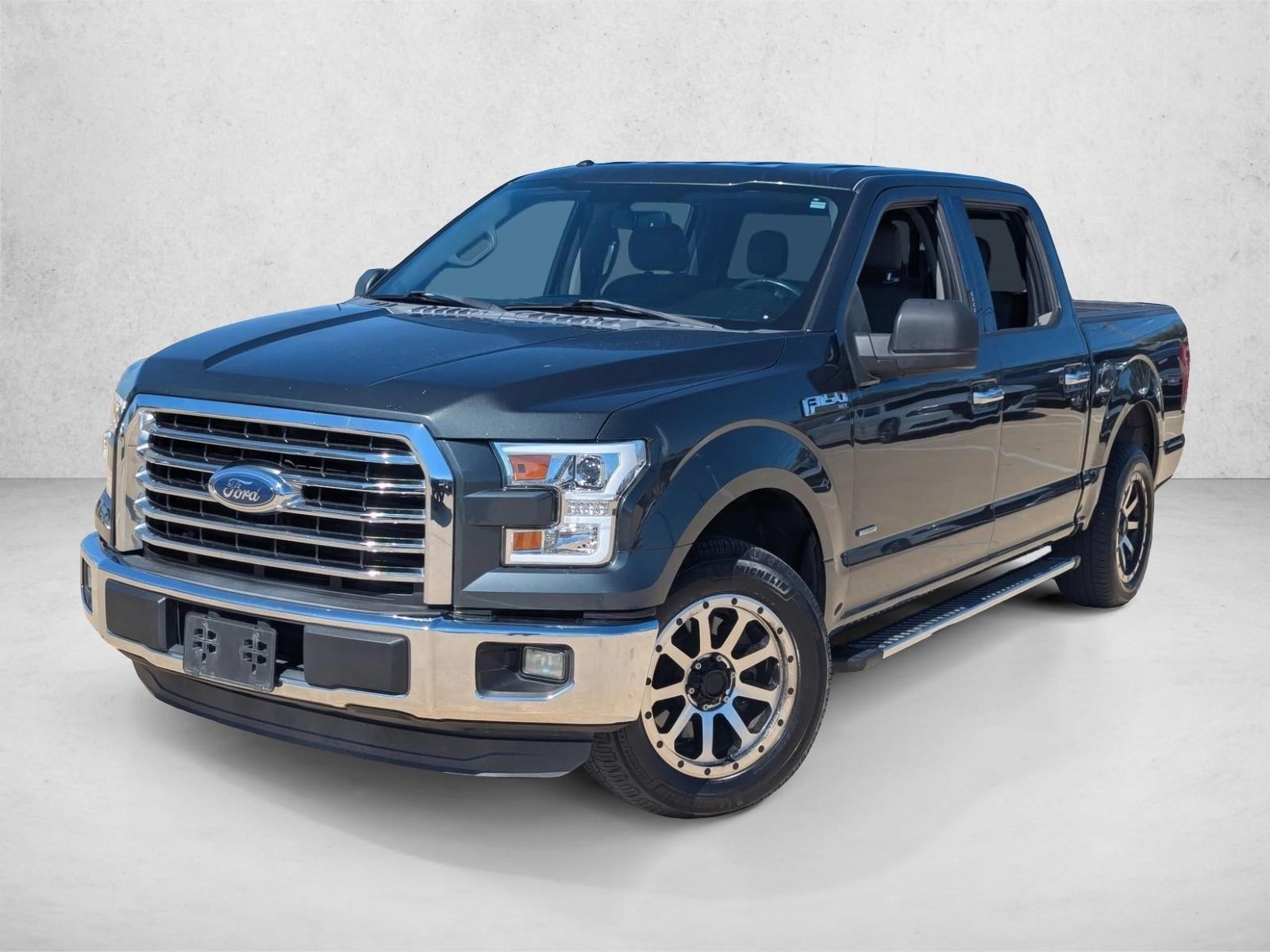 2015 Ford F-150 XLT's photo