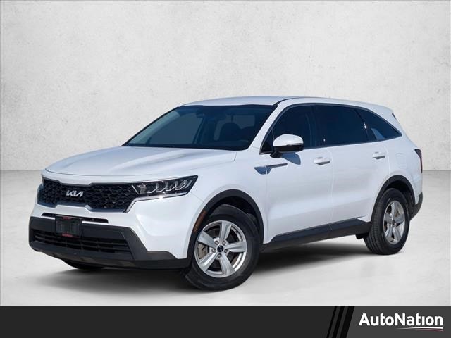 2022 Kia Sorento LX's photo