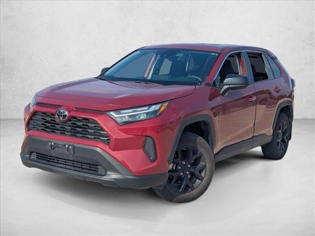 2024 Toyota RAV4 LE's photo