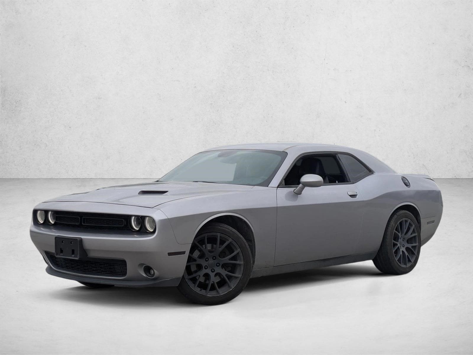 2016 Dodge Challenger SXT's photo