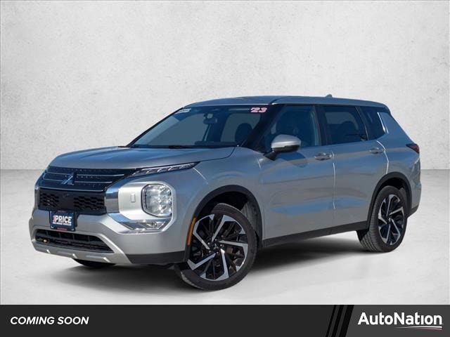 2023 Mitsubishi Outlander SE Special Edition's photo