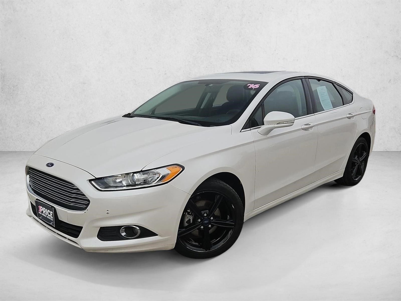 2016 Ford Fusion SE's photo