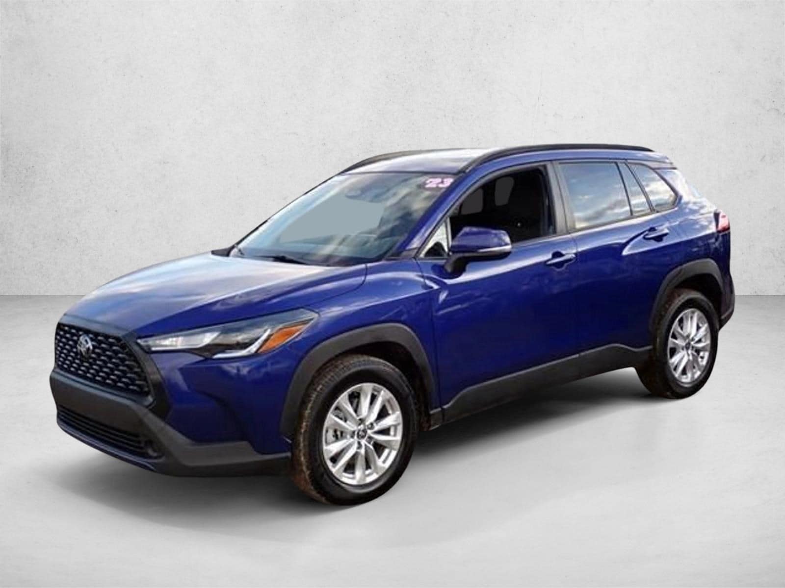 2023 Toyota Corolla Cross LE's photo