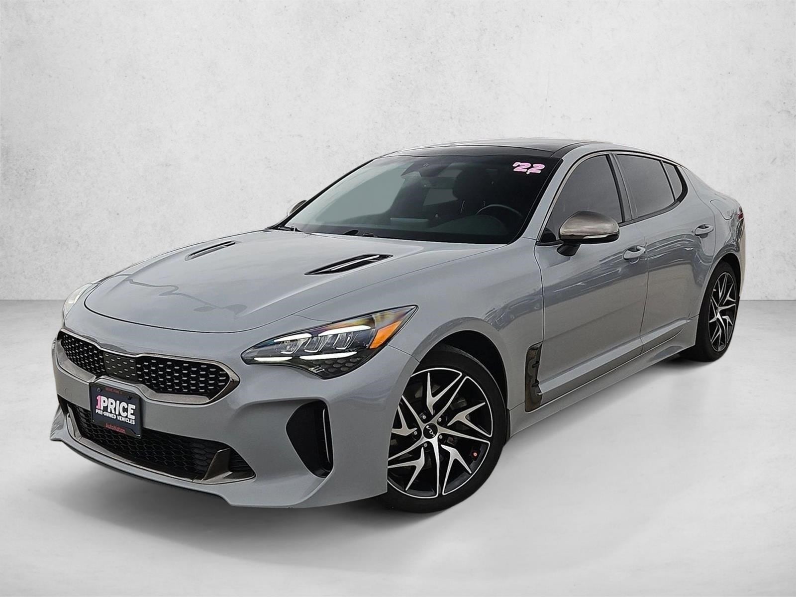 2022 Kia Stinger GT-Line's photo