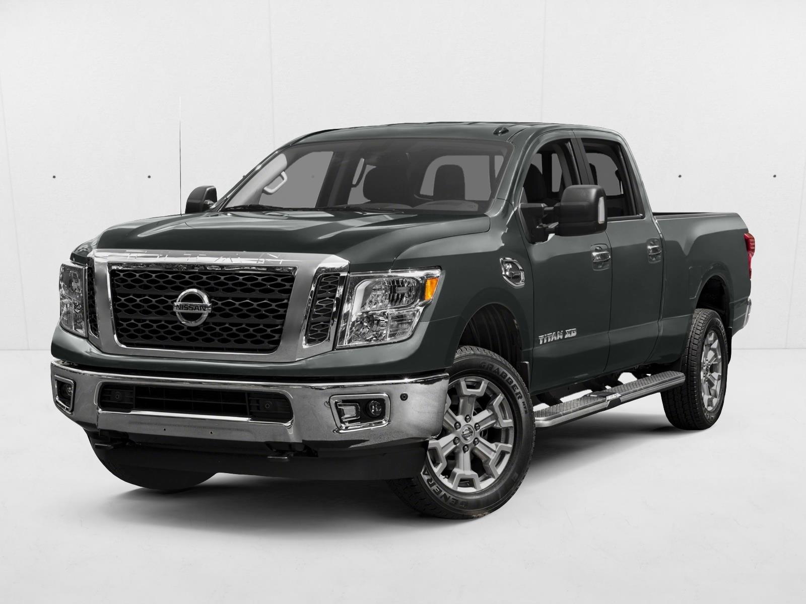 2017 Nissan Titan XD SV's photo