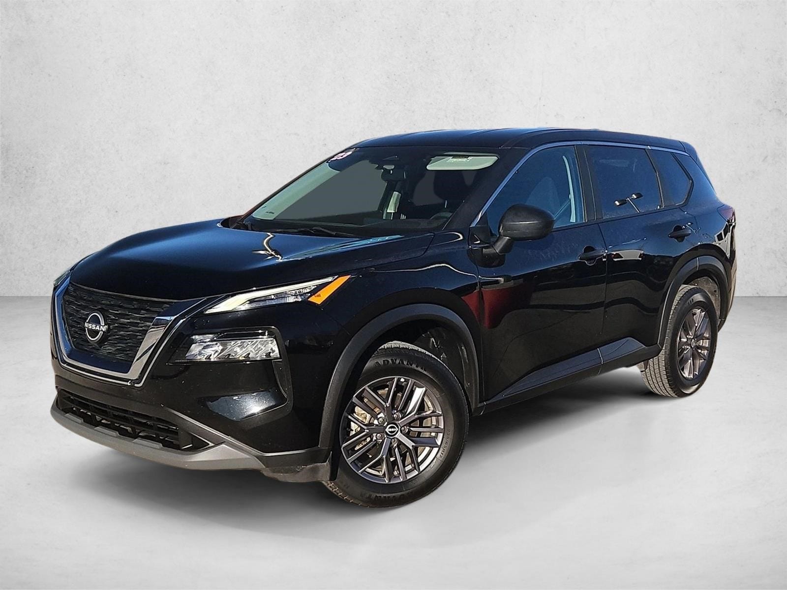 2023 Nissan Rogue S's photo