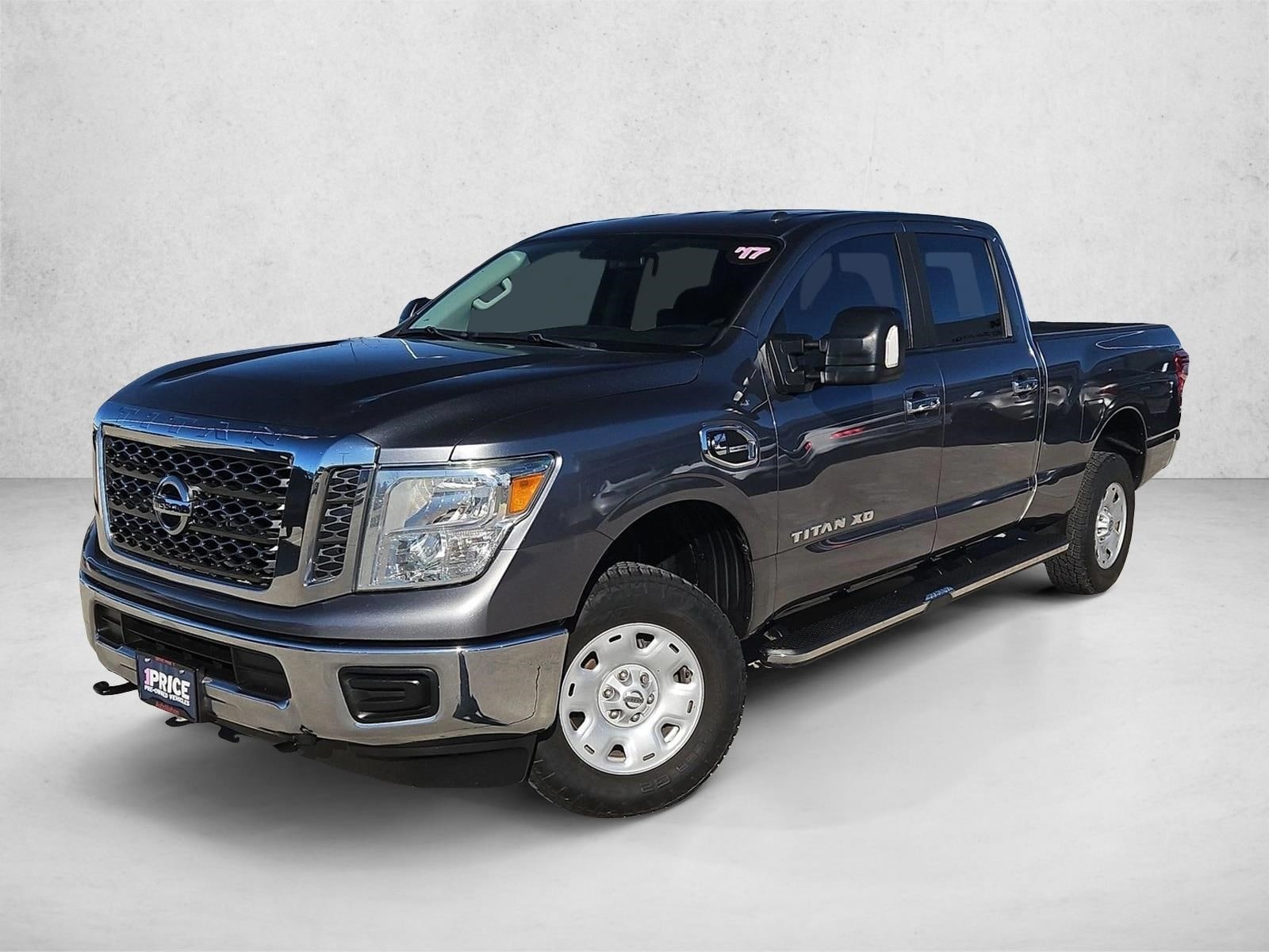 2017 Nissan Titan XD SV's photo