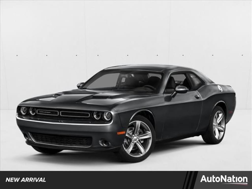 Used 2017 Dodge Challenger SXT 2dr Car