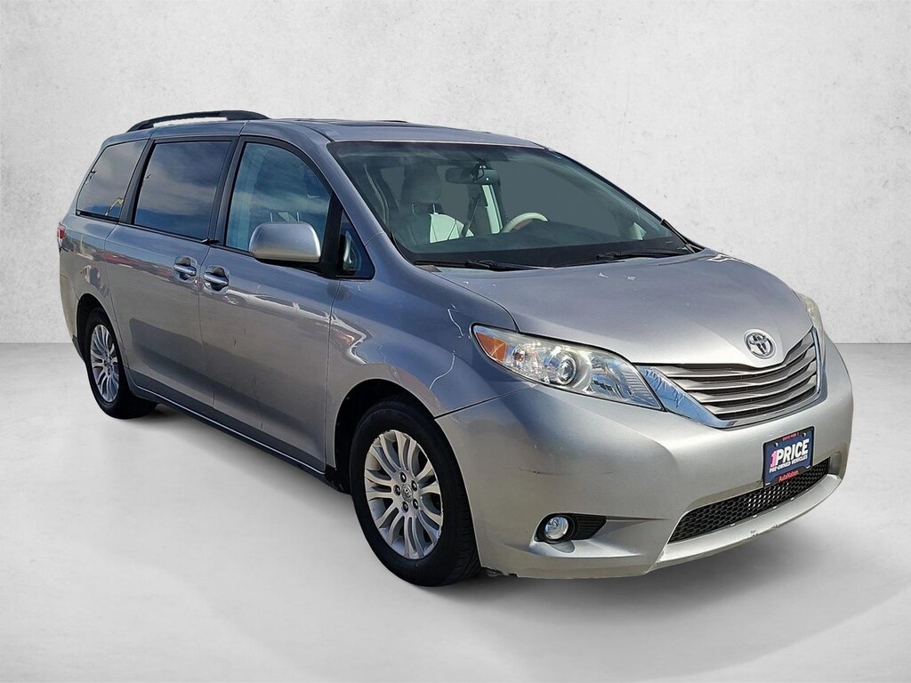 Used 2011 Toyota Sienna XLE Mini-van Passenger